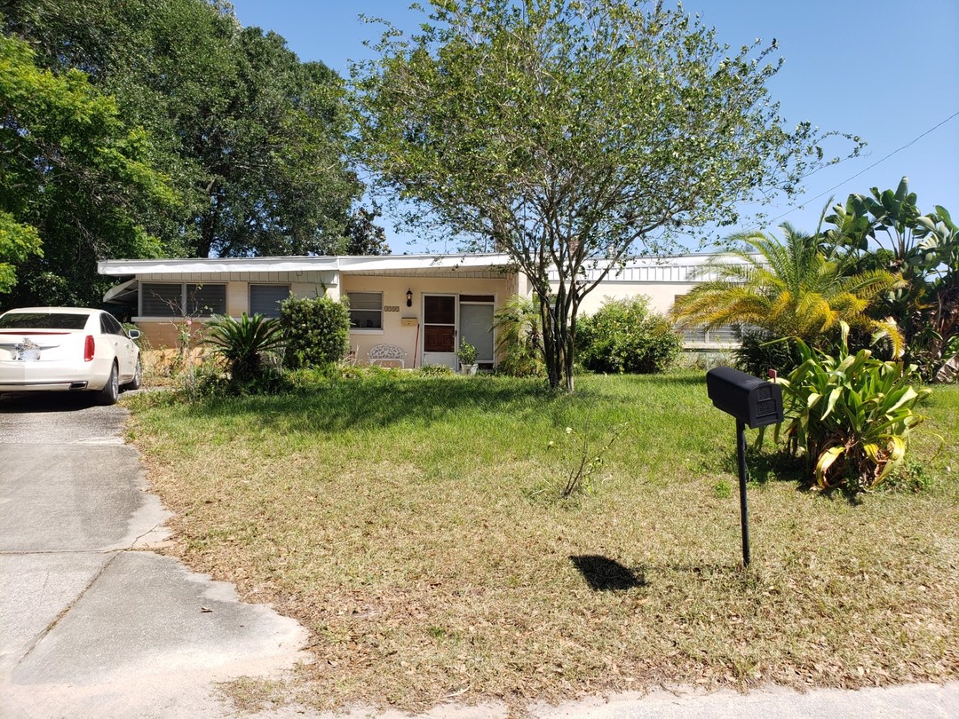 Moore St, Daytona Beach, FL 32114