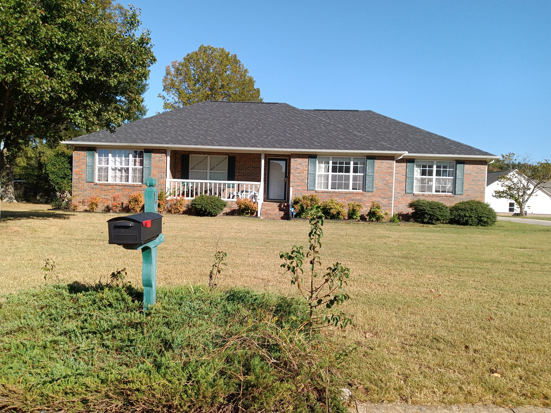 Sommers Ridge Dr, Athens, AL 35611