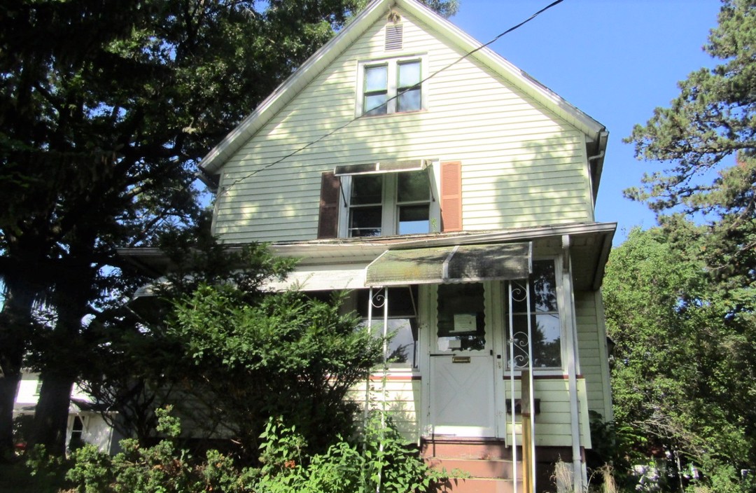 Pleasant Ave, Rochester, NY 14622