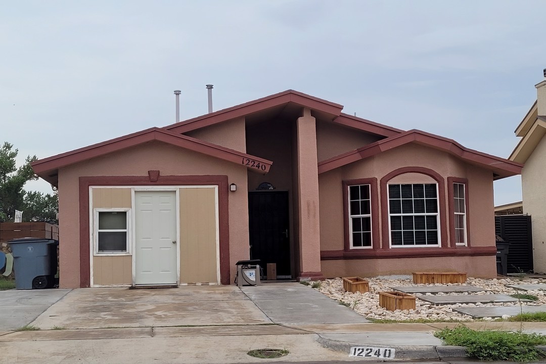 Saint Mark Ave, El Paso, TX 79936