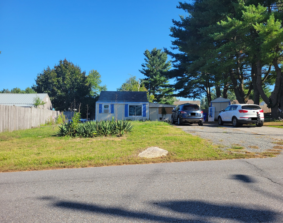 Corning Rd, Manchester, NH 03109