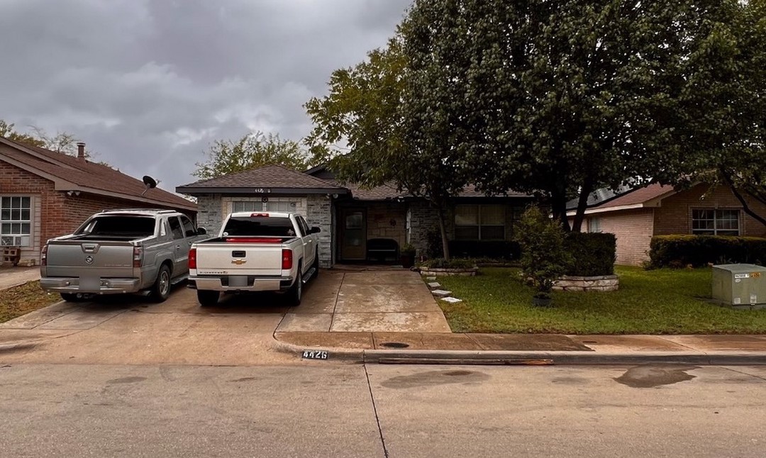 Falls Dr, Dallas, TX 75211