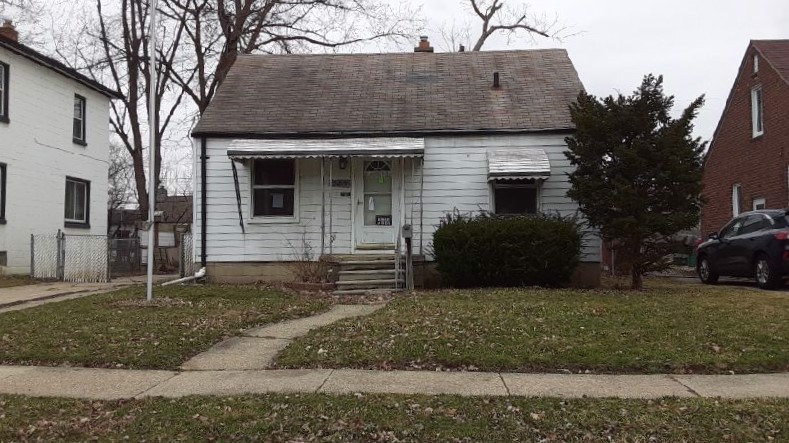 Firwood Ave, Eastpointe, MI 48021
