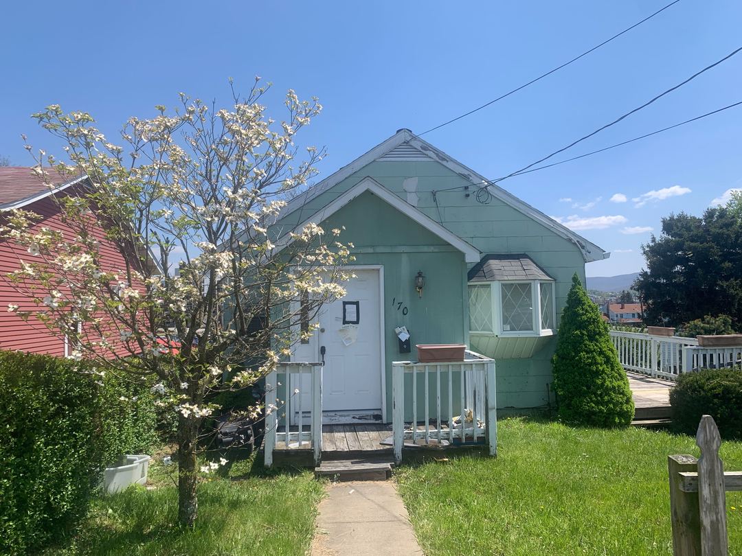 Easy St, Uniontown, PA 15401 #1