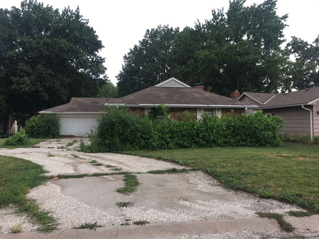 Ford Ave, Raytown, MO 64138