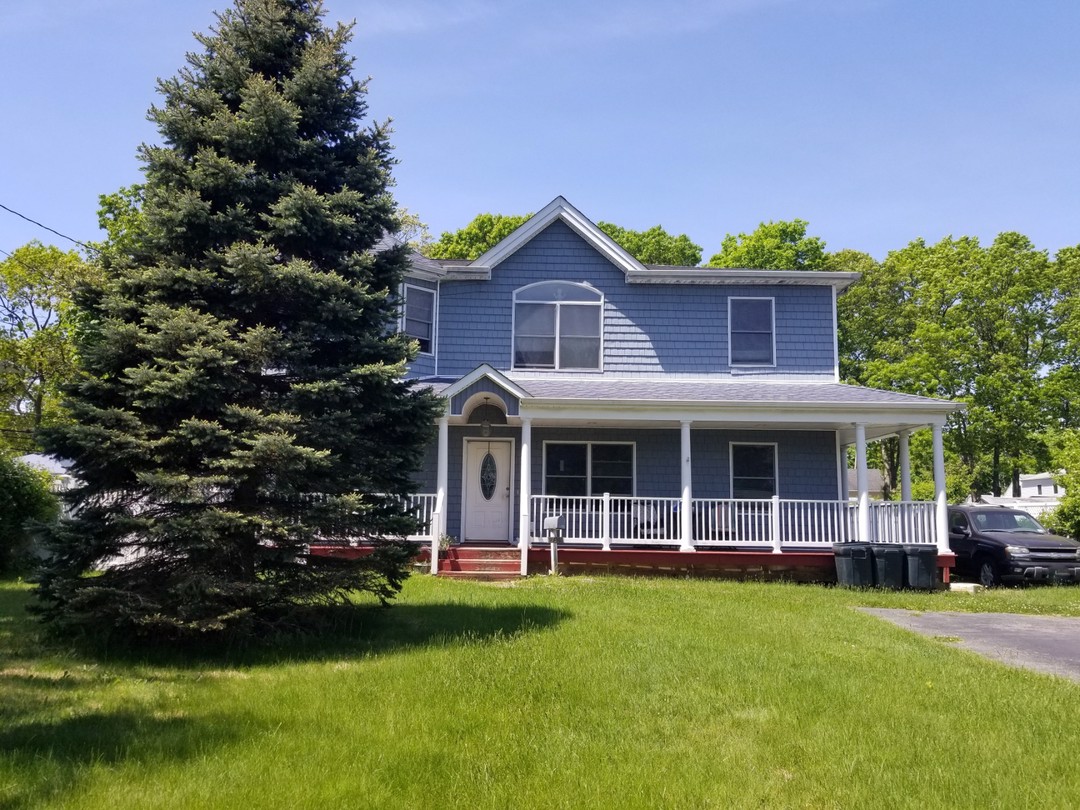 138 Meroke Ln, East Islip, NY 11730 ServiceLink Auction