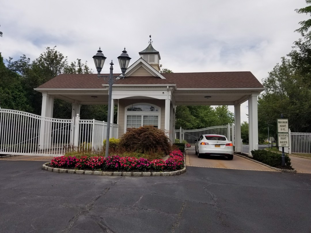 Hamlet Dr, Mount Sinai, NY 11766 #1