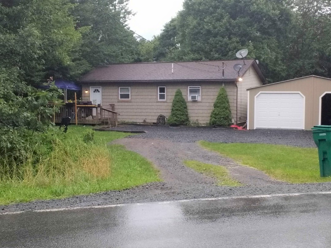 Allegheny Dr, Blakeslee, PA 18610