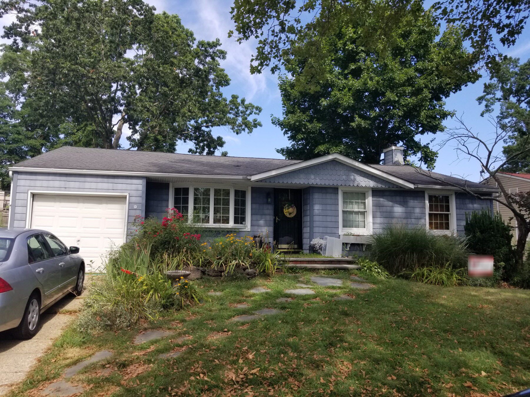 Longworth Ave, Dix Hills, NY 11746
