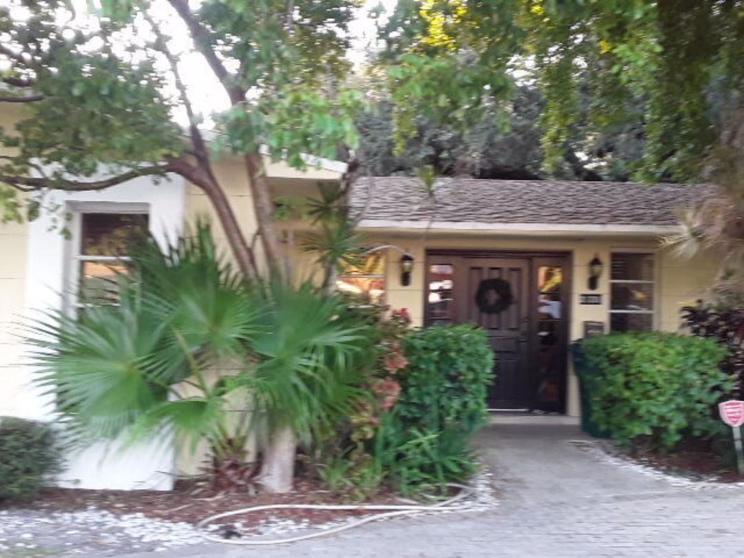 Highland Lakes Blvd, Miami, FL 33179