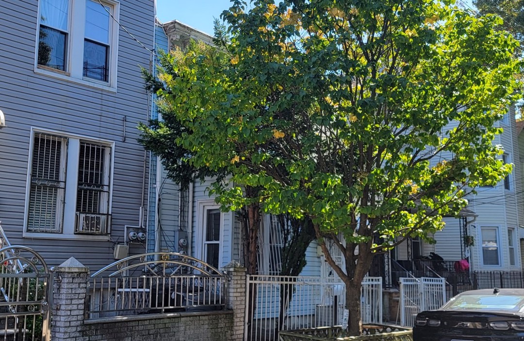 Hemlock St, Brooklyn, NY 11208 #1