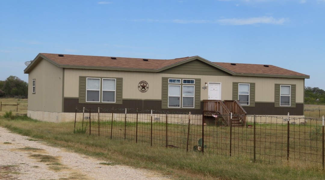 157 Pr 677, Devine, TX 78016 ServiceLink Auction
