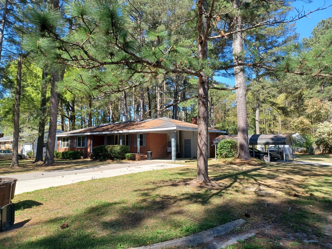 Pitt St, Farmville, NC 27828