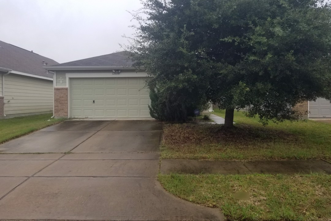 Bach Orchard Trl, Houston, TX 77038