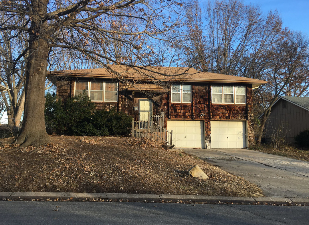 Lowell Ave, Grandview, MO 64030
