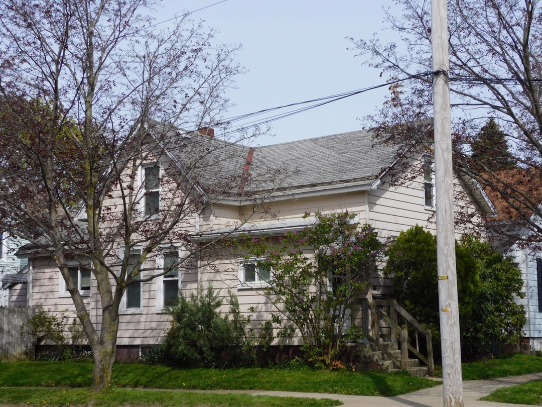 Ash St, Erie, PA 16507 #1