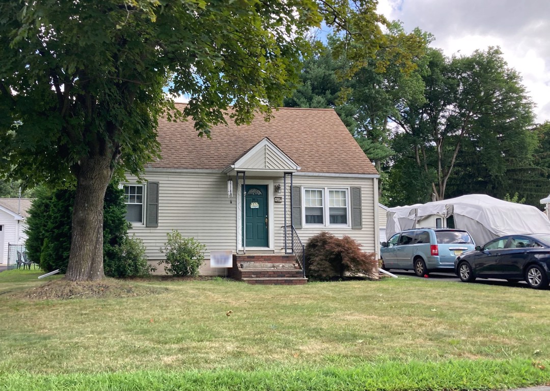 Roxbury Dr, Kenvil, NJ 07847