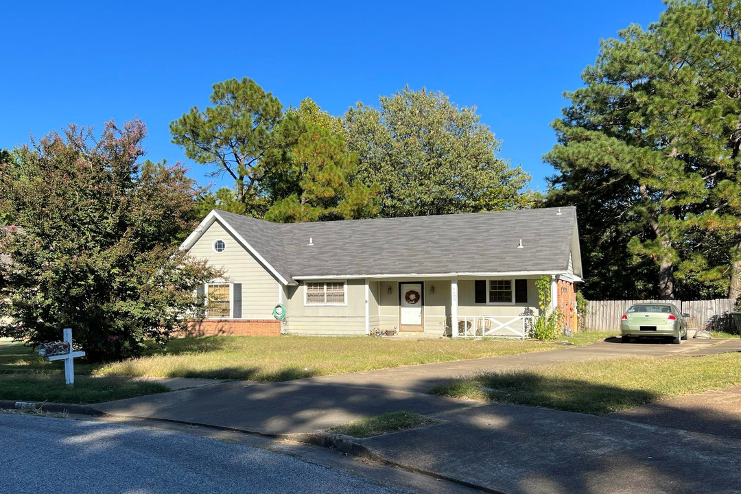 Wicklow Dr, Memphis, TN 38141