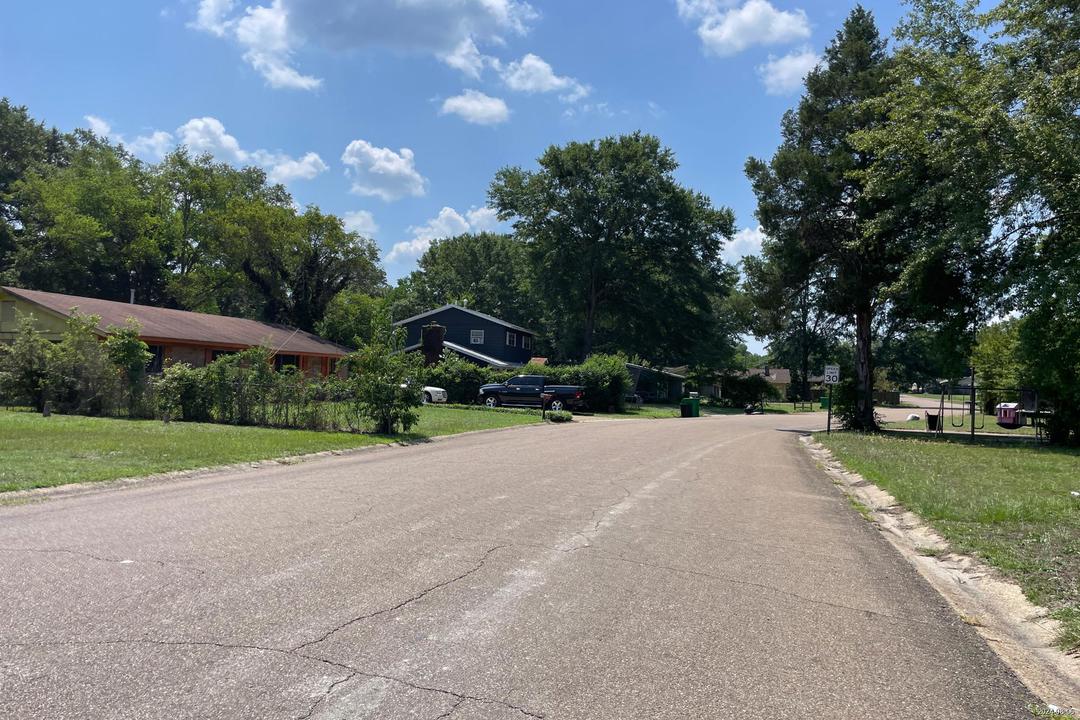 202 Springdale Dr, Columbus, MS 39702 ServiceLink Auction