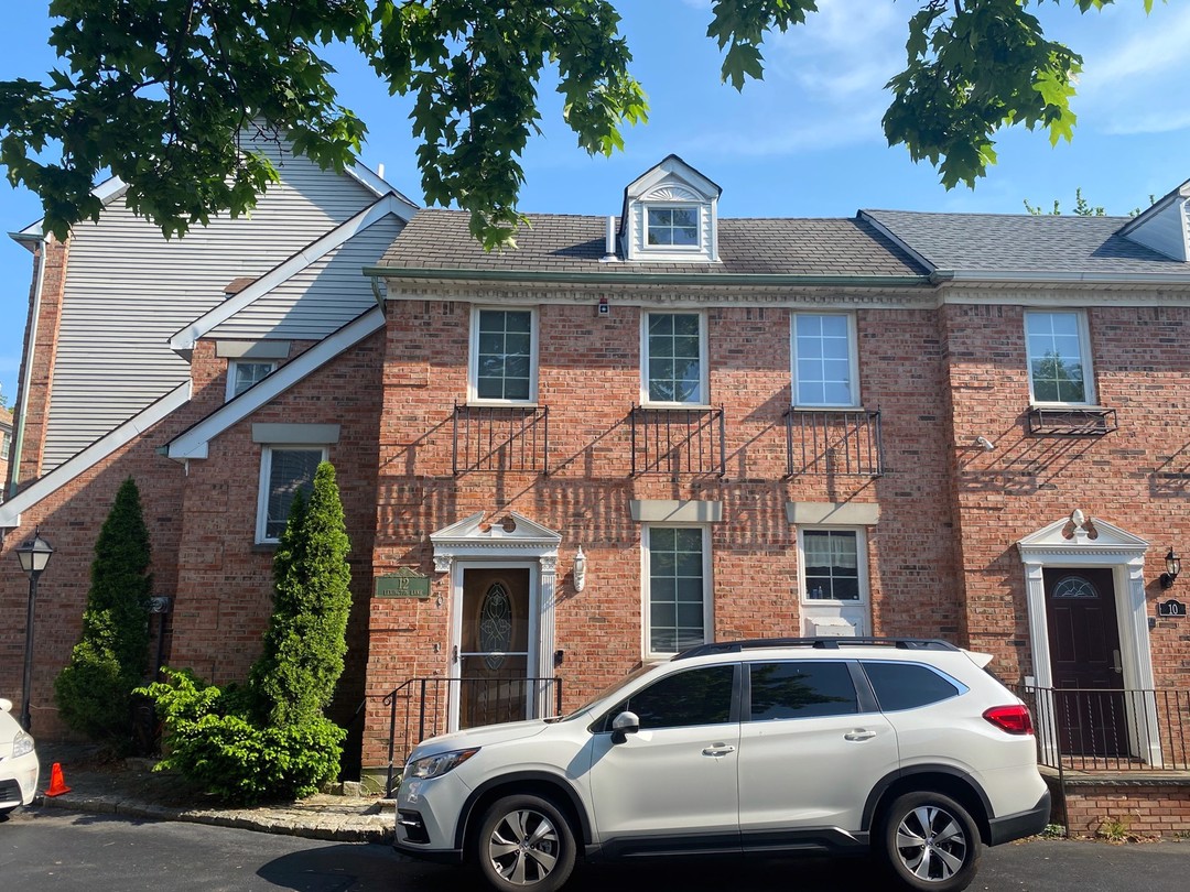 Lexington Ln, Staten Island, NY 10308