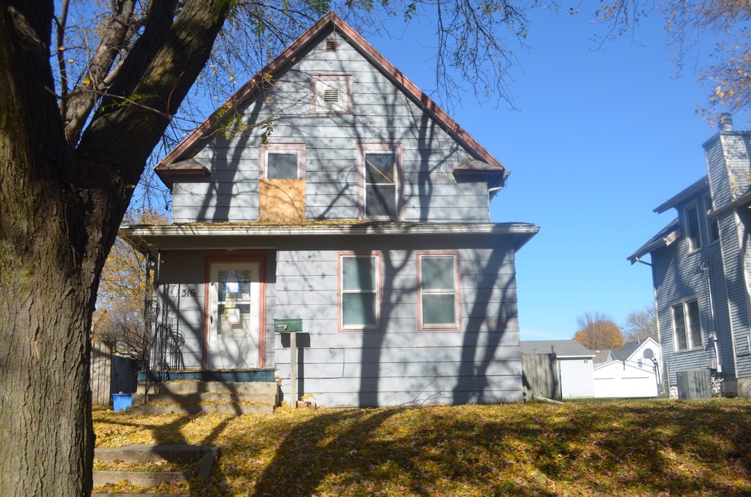 14th St, Mason City, IA 50401