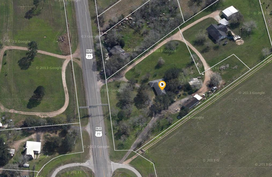 Refugio Hwy, Victoria, TX 77905