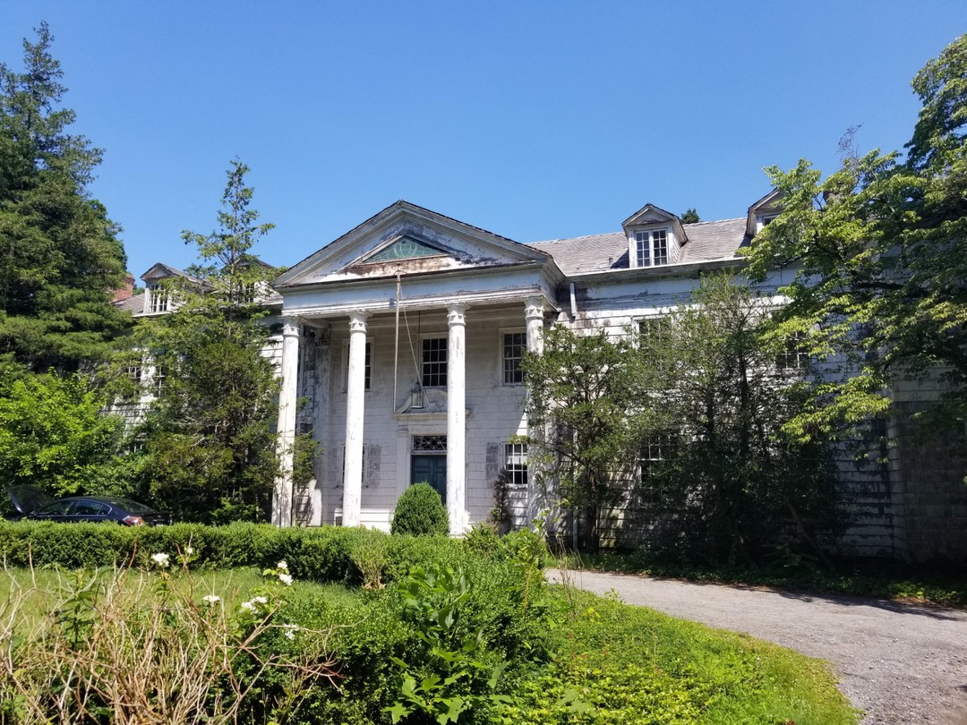 Crescent Beach Rd, Glen Cove, NY 11542 #1