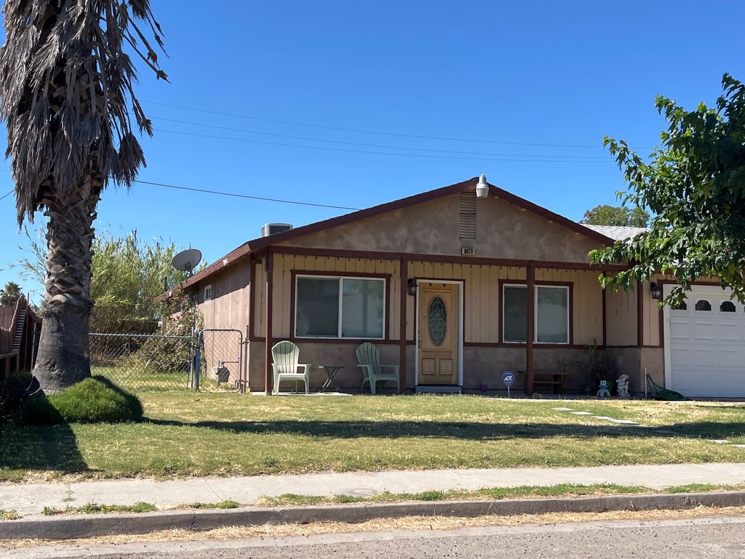 Globe Ave, Dos Palos, CA 93620