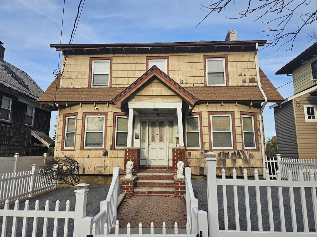 Bayview Pl, Staten Island, NY 10304