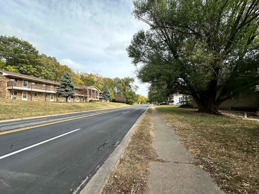 215 N Bluff Blvd, Clinton, IA 52732 ServiceLink Auction