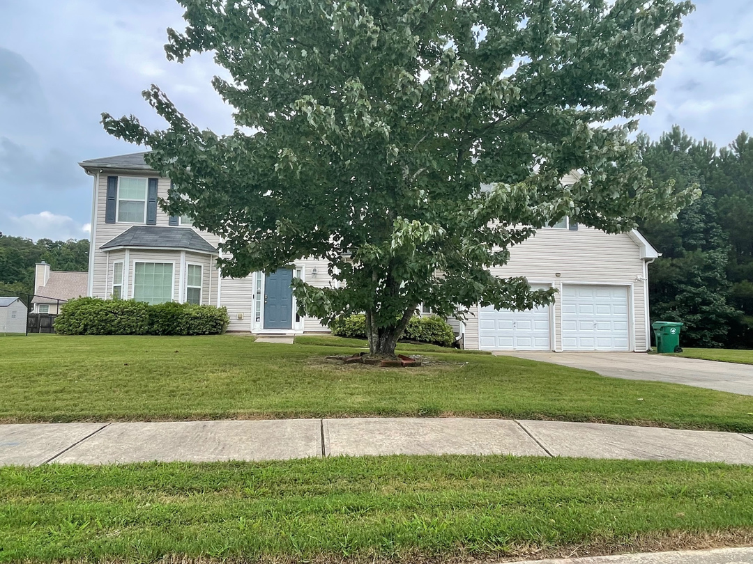 Hillspring Ln, Lithonia, GA 30058