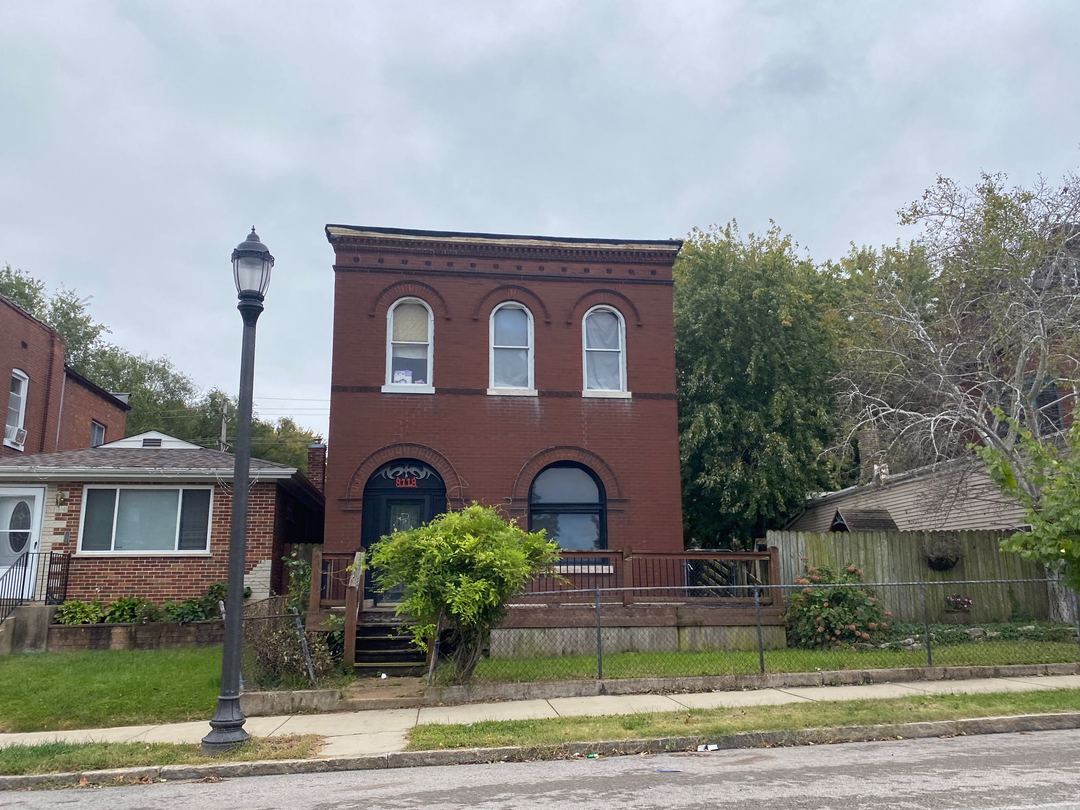 Broadway , Saint Louis, MO 63111