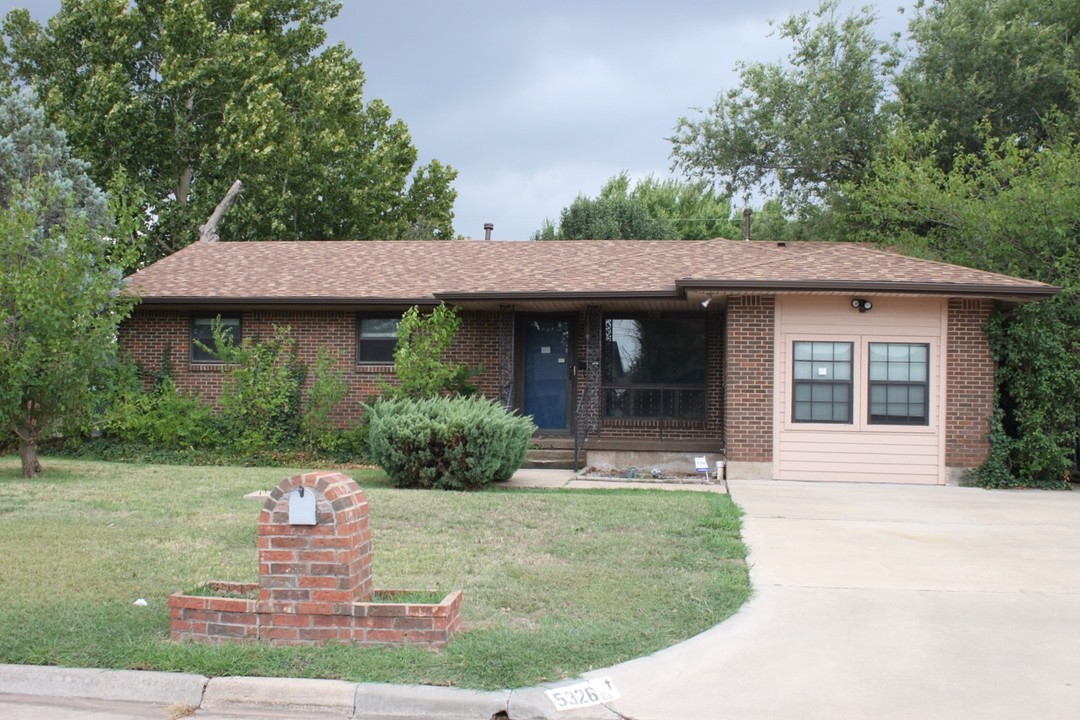 Glenn Ave, Lawton, OK 73505