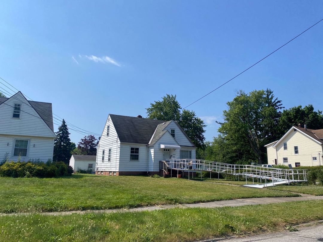 Friend Ave, Maple Heights, OH 44137