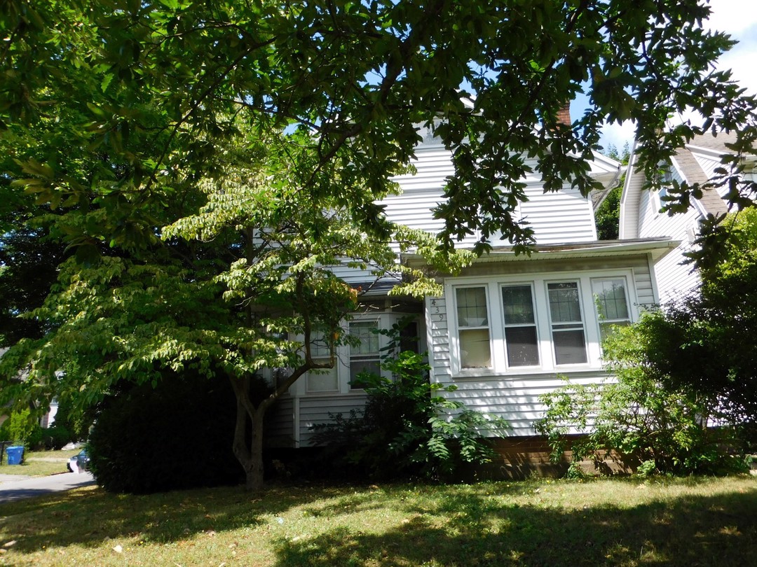 Woodbine Ave, Rochester, NY 14619