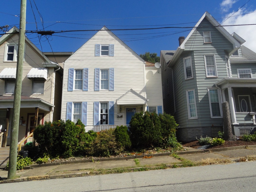 Frothingham Ave, Jeannette, PA 15644 #1
