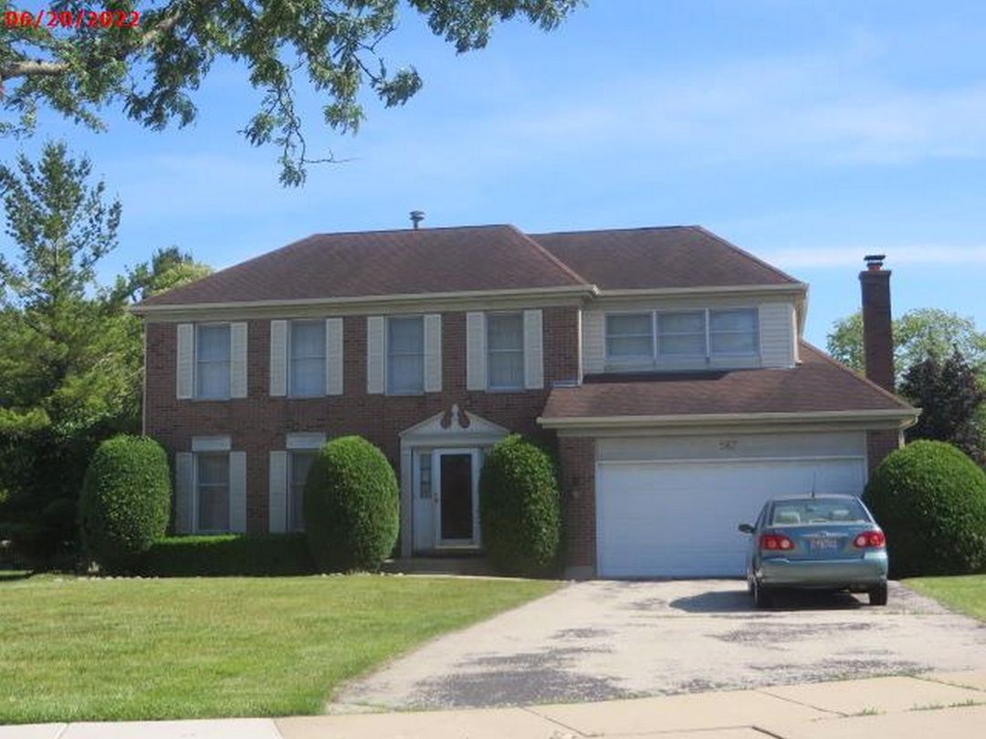 Yardley Trl, Mundelein, IL 60060