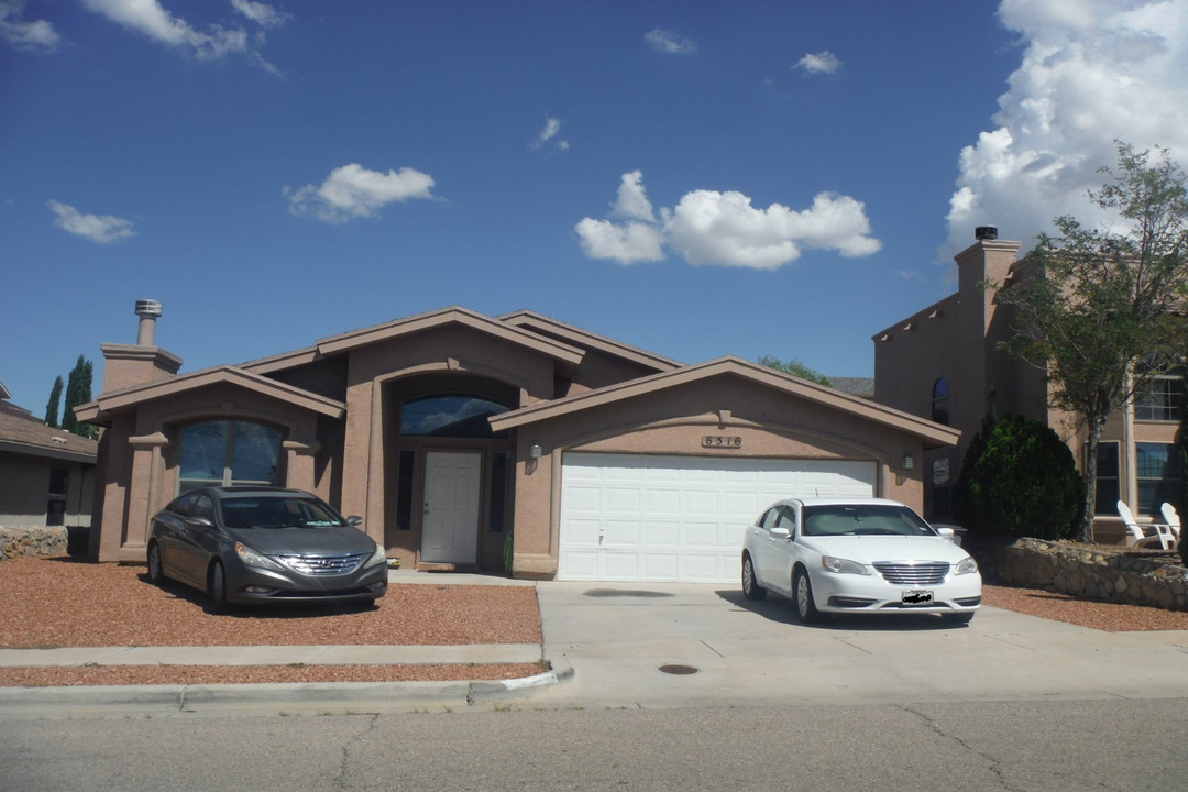 Berringer St, El Paso, TX 79932