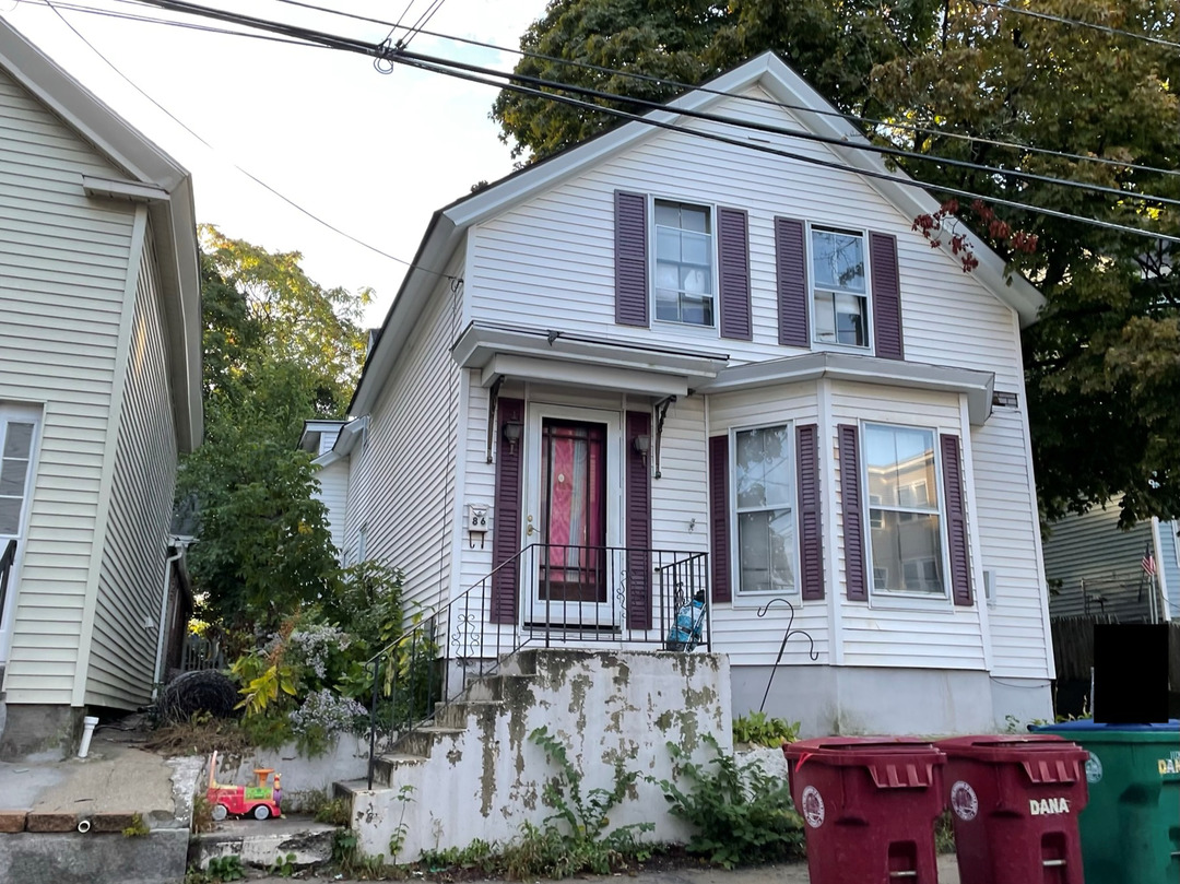Lane St, Lowell, MA 01851