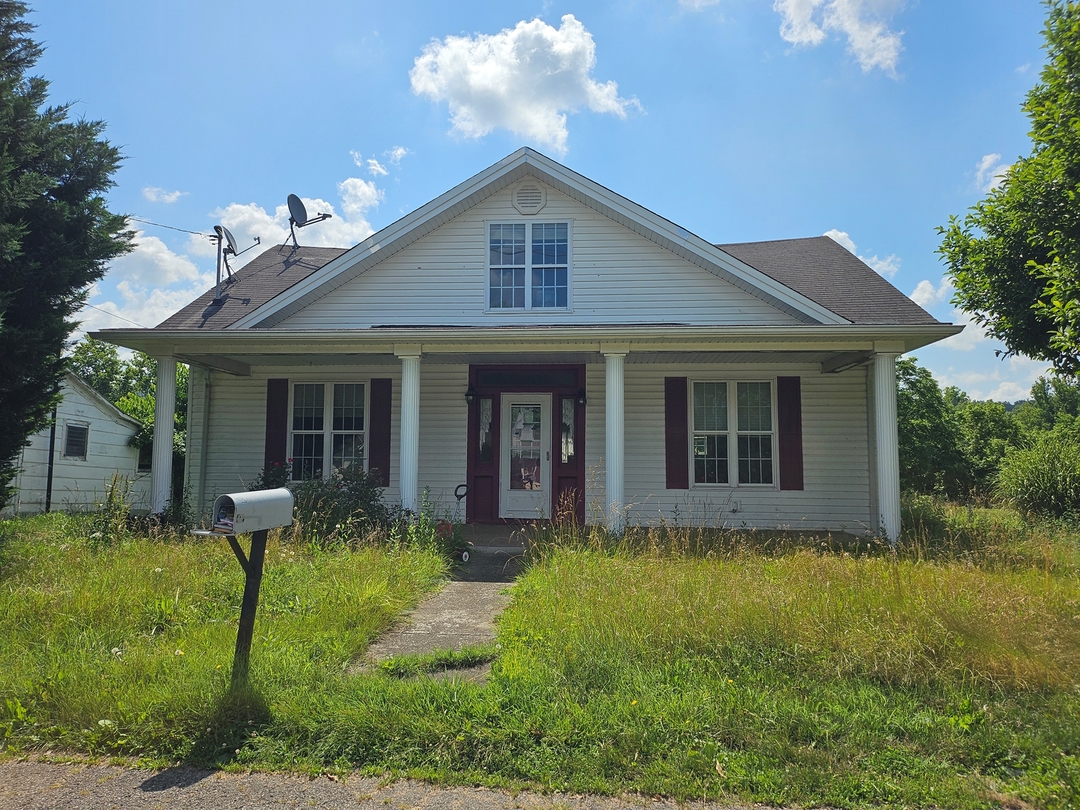 High St, Buffalo, WV 25033