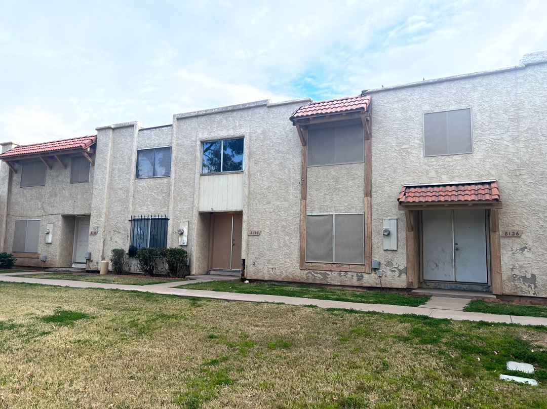 32nd Ave, Phoenix, AZ 85051 #1