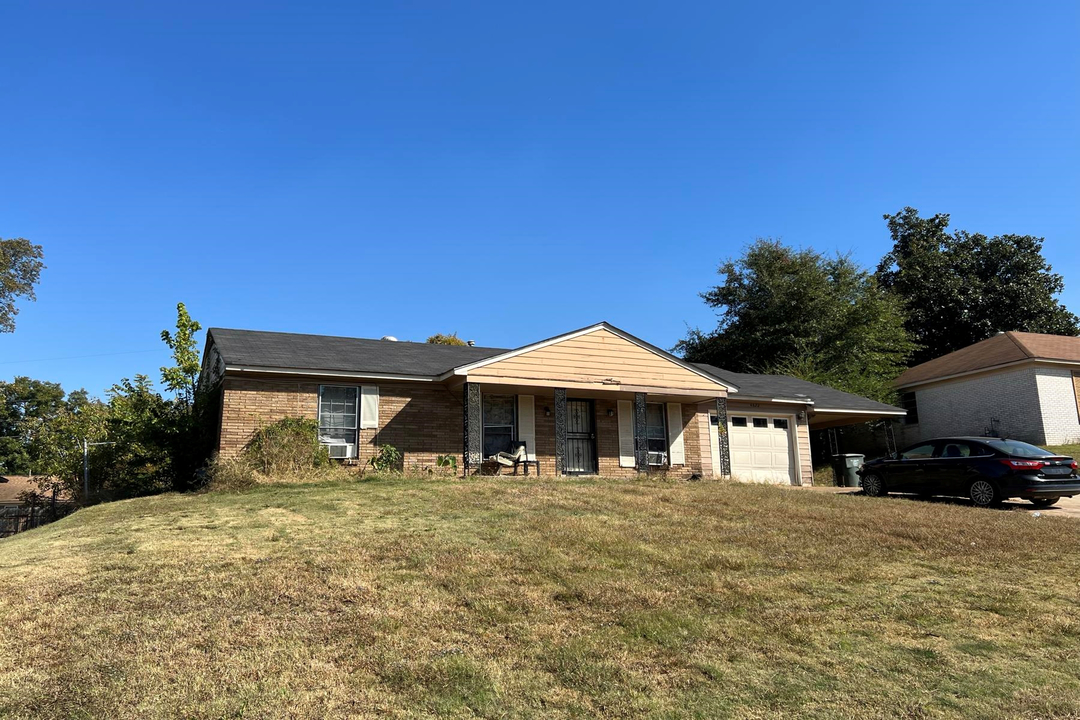 Cimmaron Dr, Memphis, TN 38109 #1