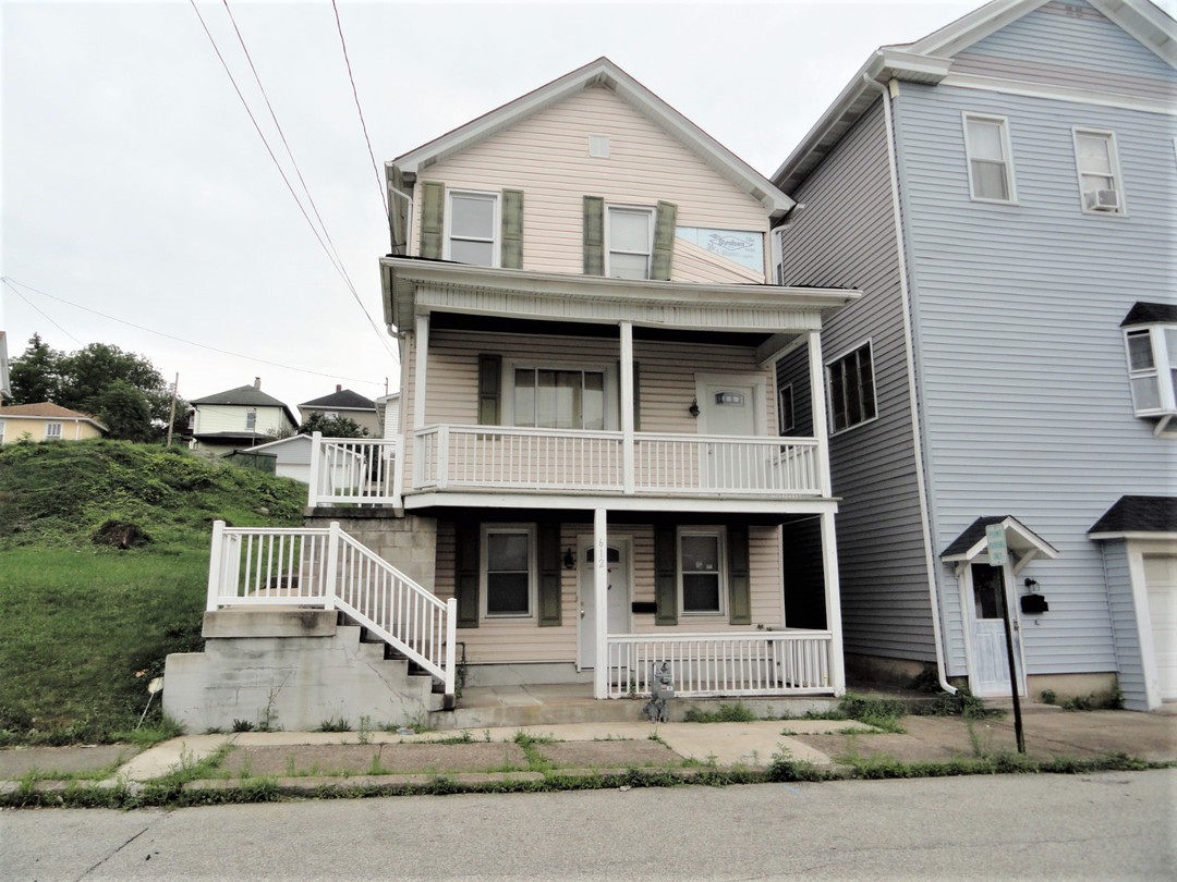 3rd St, Jeannette, PA 15644