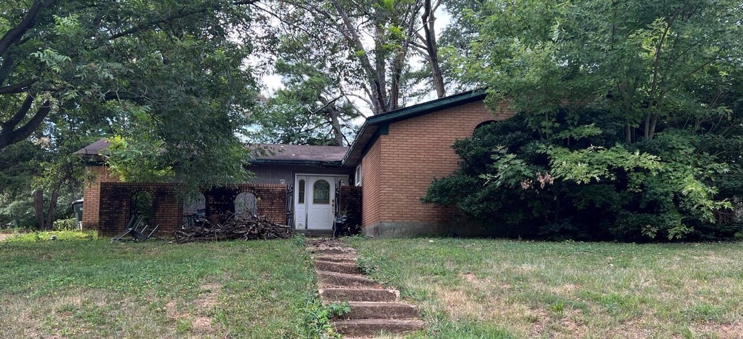 Hallview Dr, Memphis, TN 38128