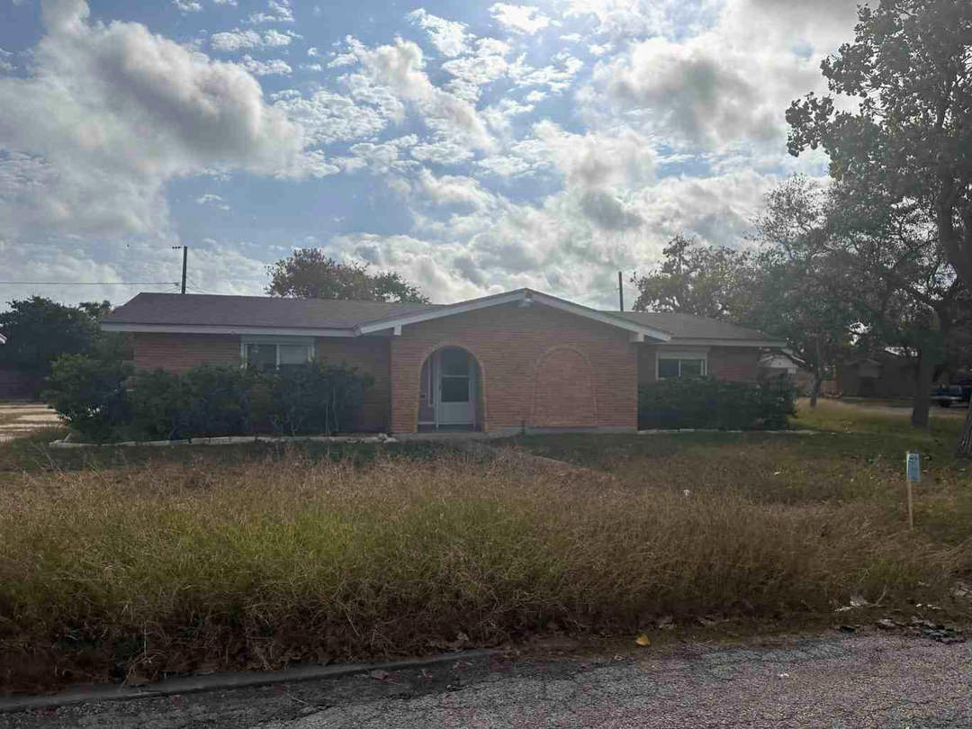 Nueces County property