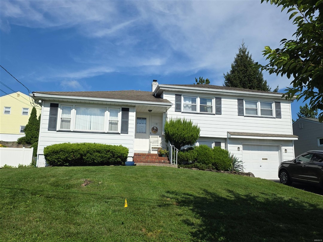 10 Homestead St<br>Clifton &middot; NJ &middot; 07013<br>Passaic County