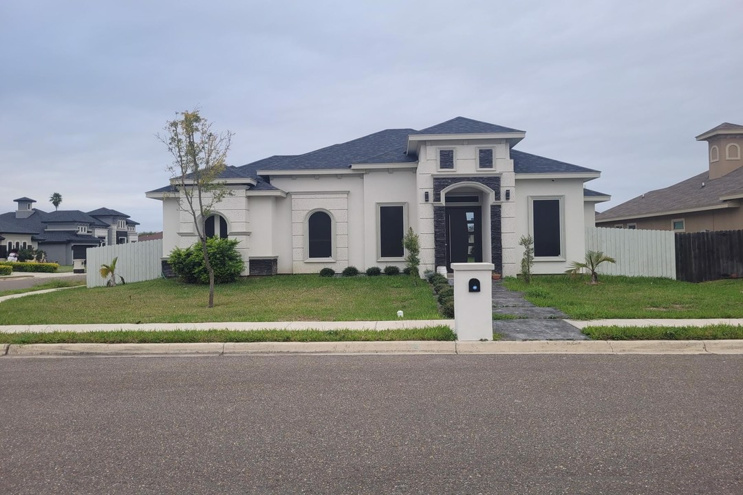 Basham Rd, Mission, TX 78573
