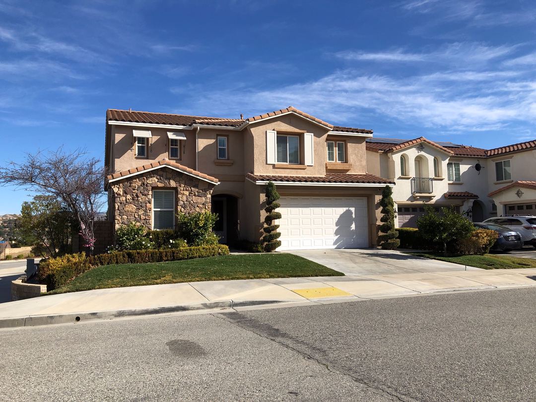 Honey Maple St, Canyon Country, CA 91387