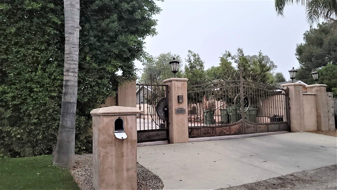 Donna Ave, Tarzana, CA 91356 #1