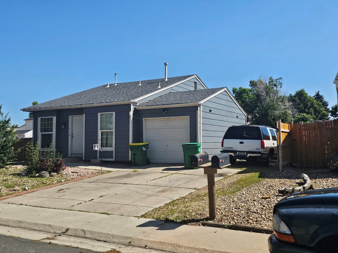 Batavia Dr, Aurora, CO 80011